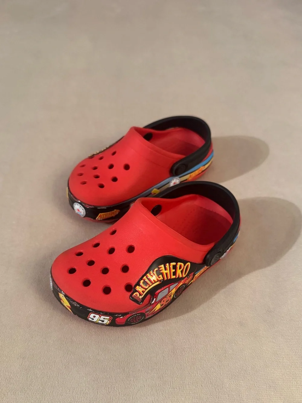 Toddler 8C Lightening McQueen Crocs